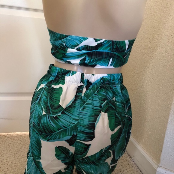 Leaf Print Top With Shorts Set - Picture 3 of 4